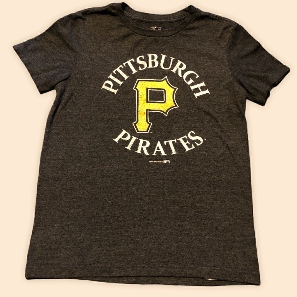 3/$15 or 5/$20 Boys size XL Pittsburgh Pirates tshirt